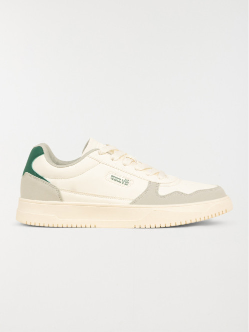 Basket à lacet blanche...