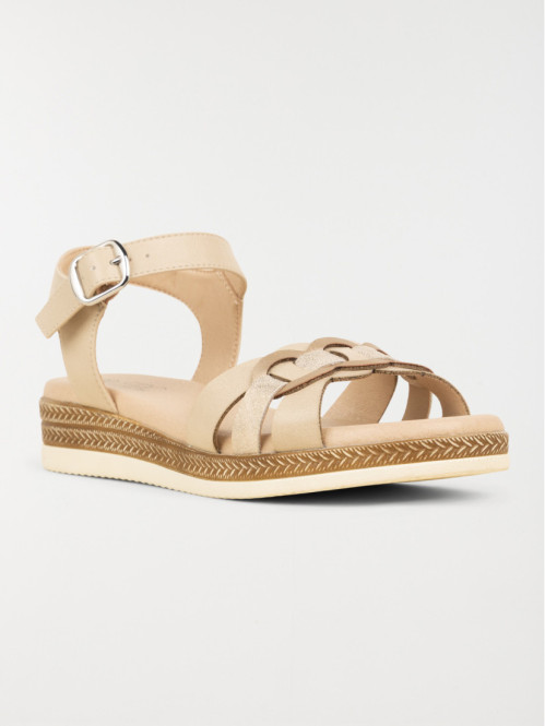 Sandales à brides tressées...
