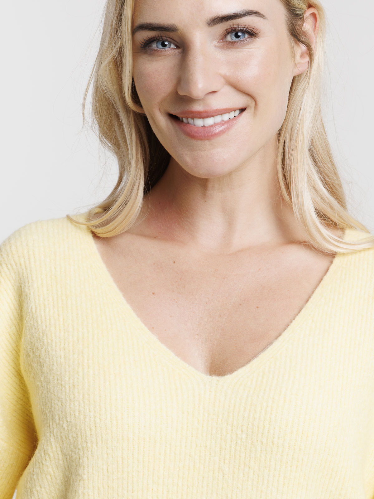 Pull col V jaune summer femme Pull col V jaune summer femme