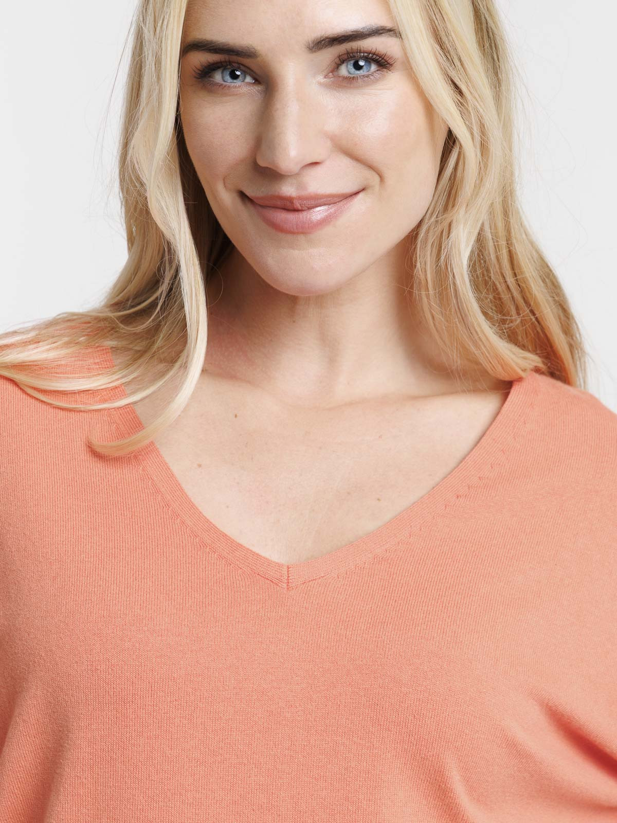 Pull fin col V corail femme