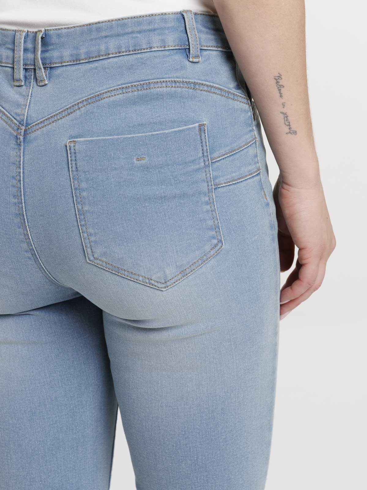 Jean push up skinny bleached femme