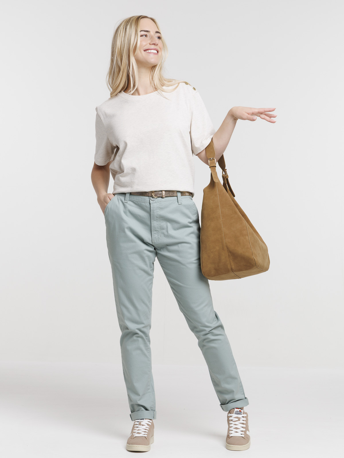 Pantalon chino slim ceinture dorée femme