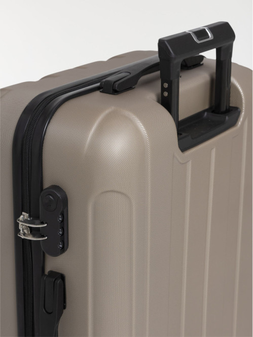 Valise rigide à roulettes...