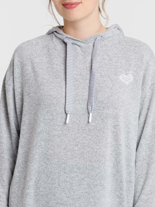 Sweat capuche coeur brodé...