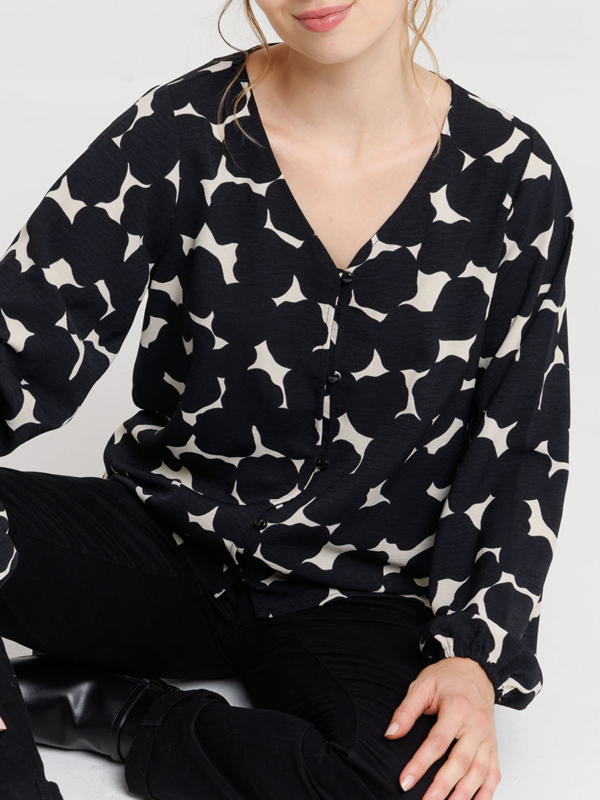 Chemise noire imprimée graphique femme