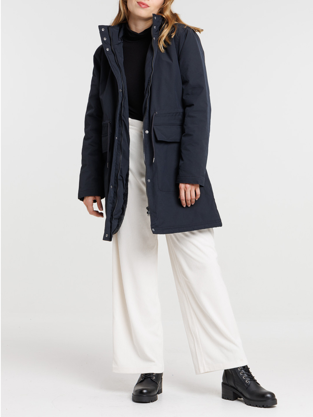 Parka à capuche douce noire femme