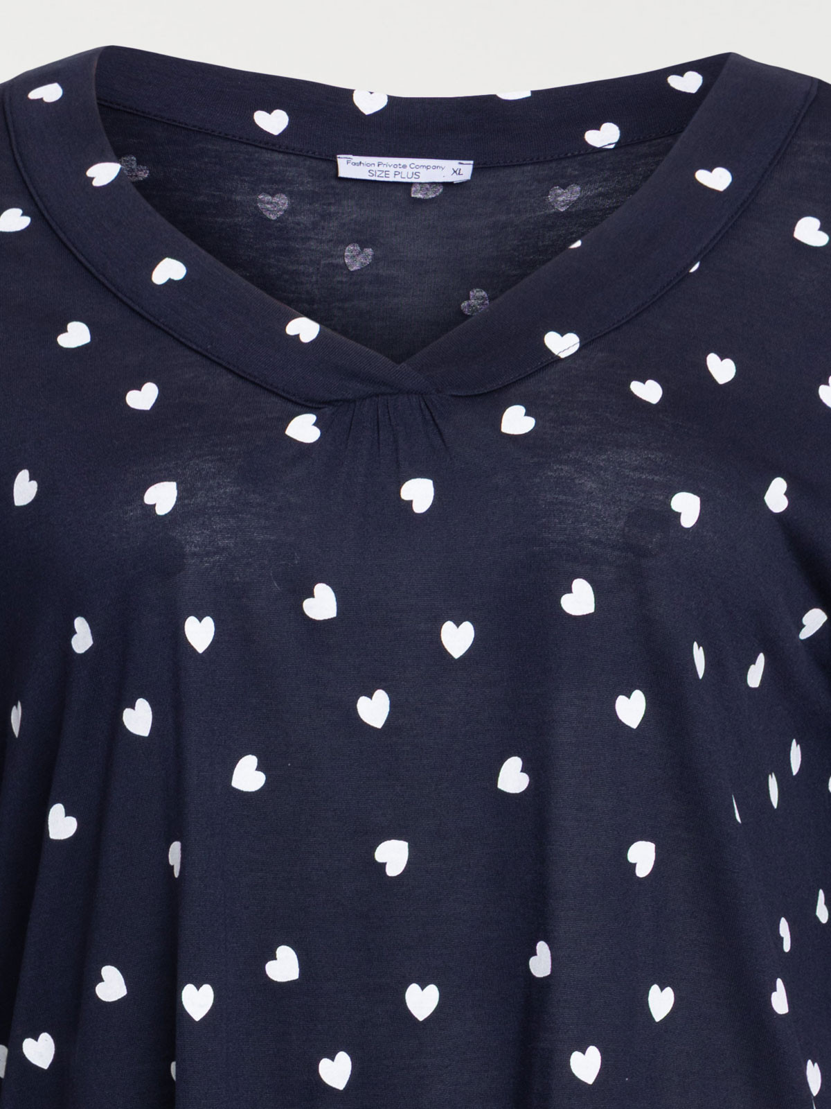 T-shirt col V coeurs grande taille femme