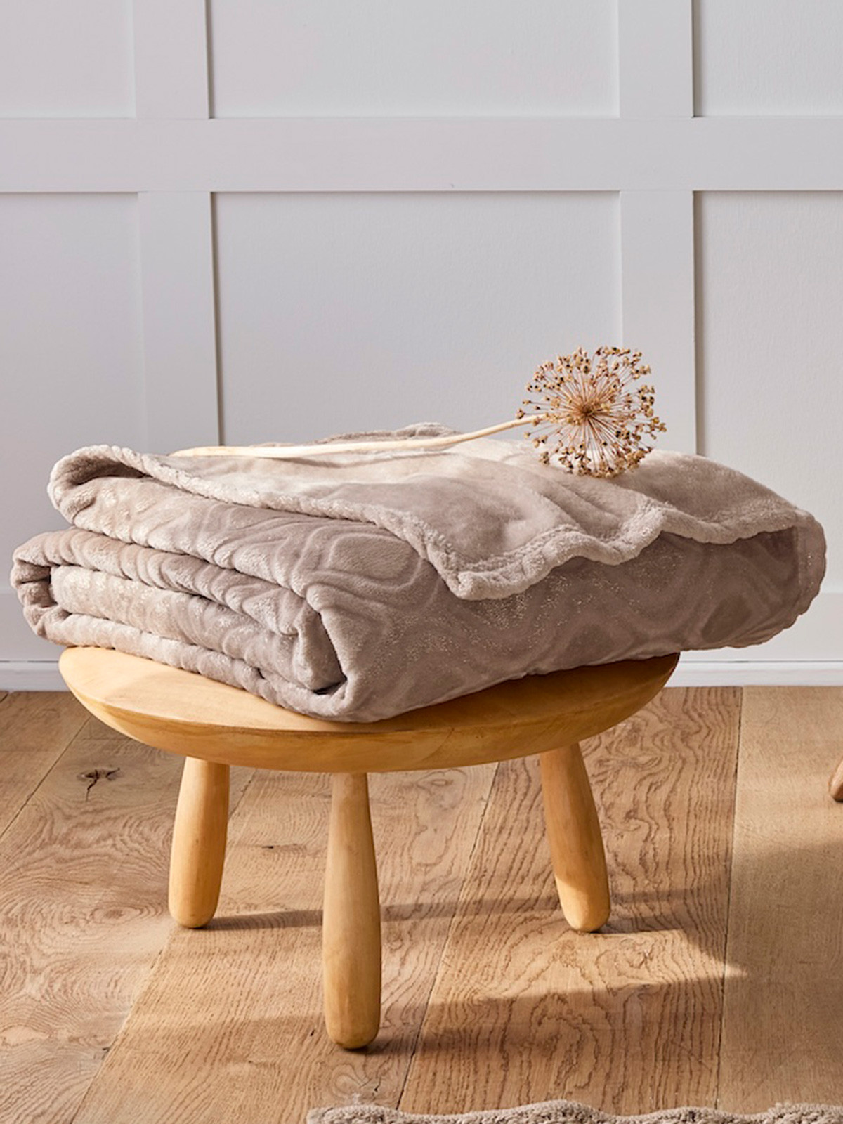 Plaid taupe 130 x 170 cm Plaid taupe 130 x 170 cm