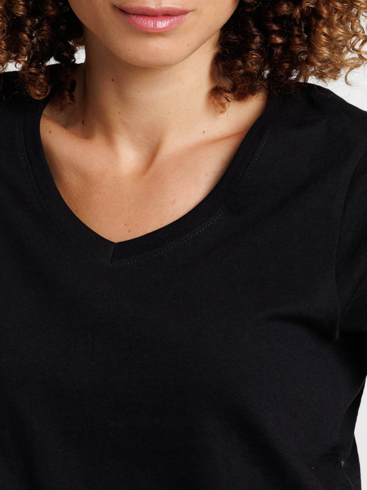 Tee-shirt noir col V femme Tee-shirt noir col V femme