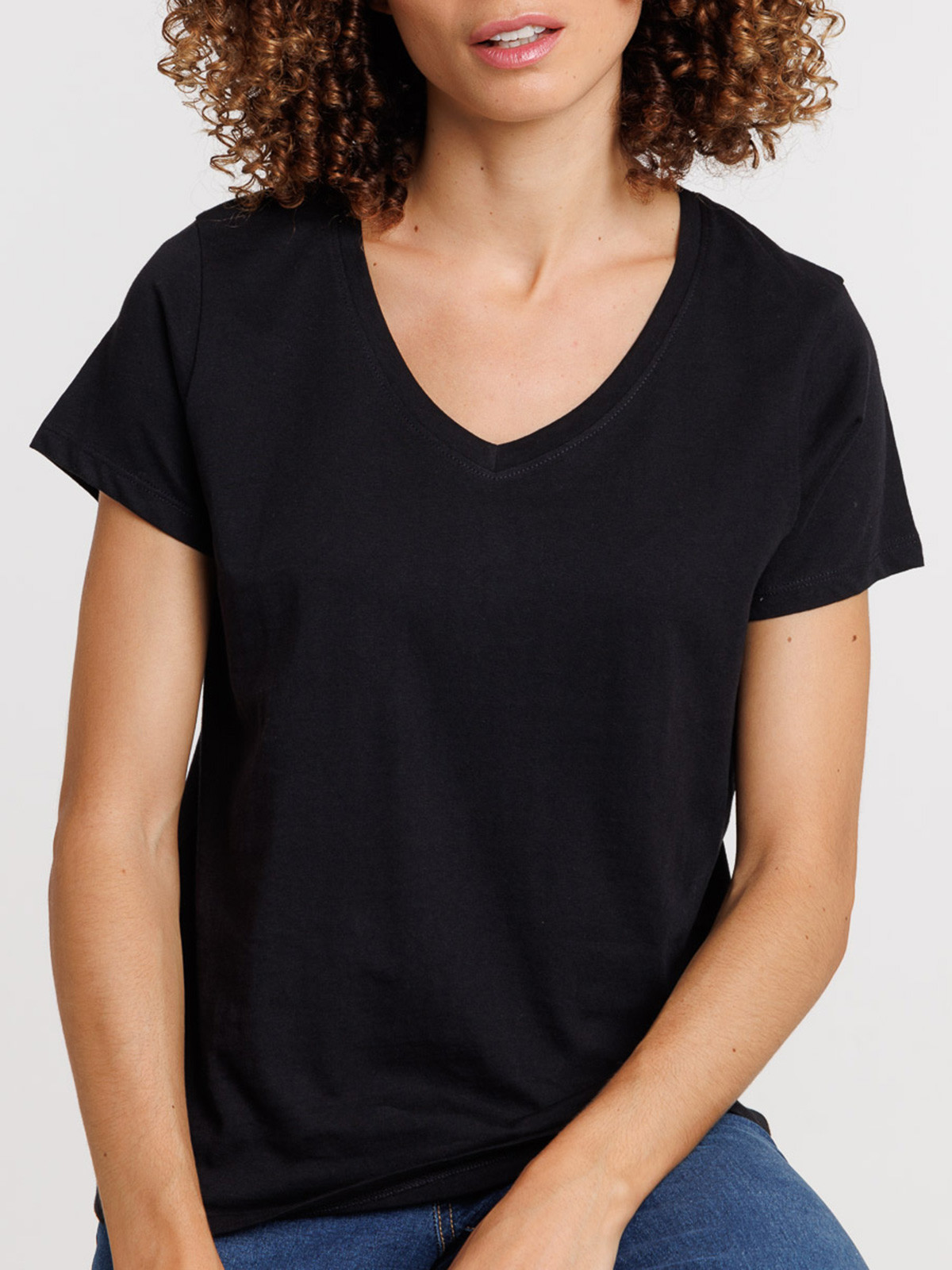 Tee-shirt noir col V femme Tee-shirt noir col V femme