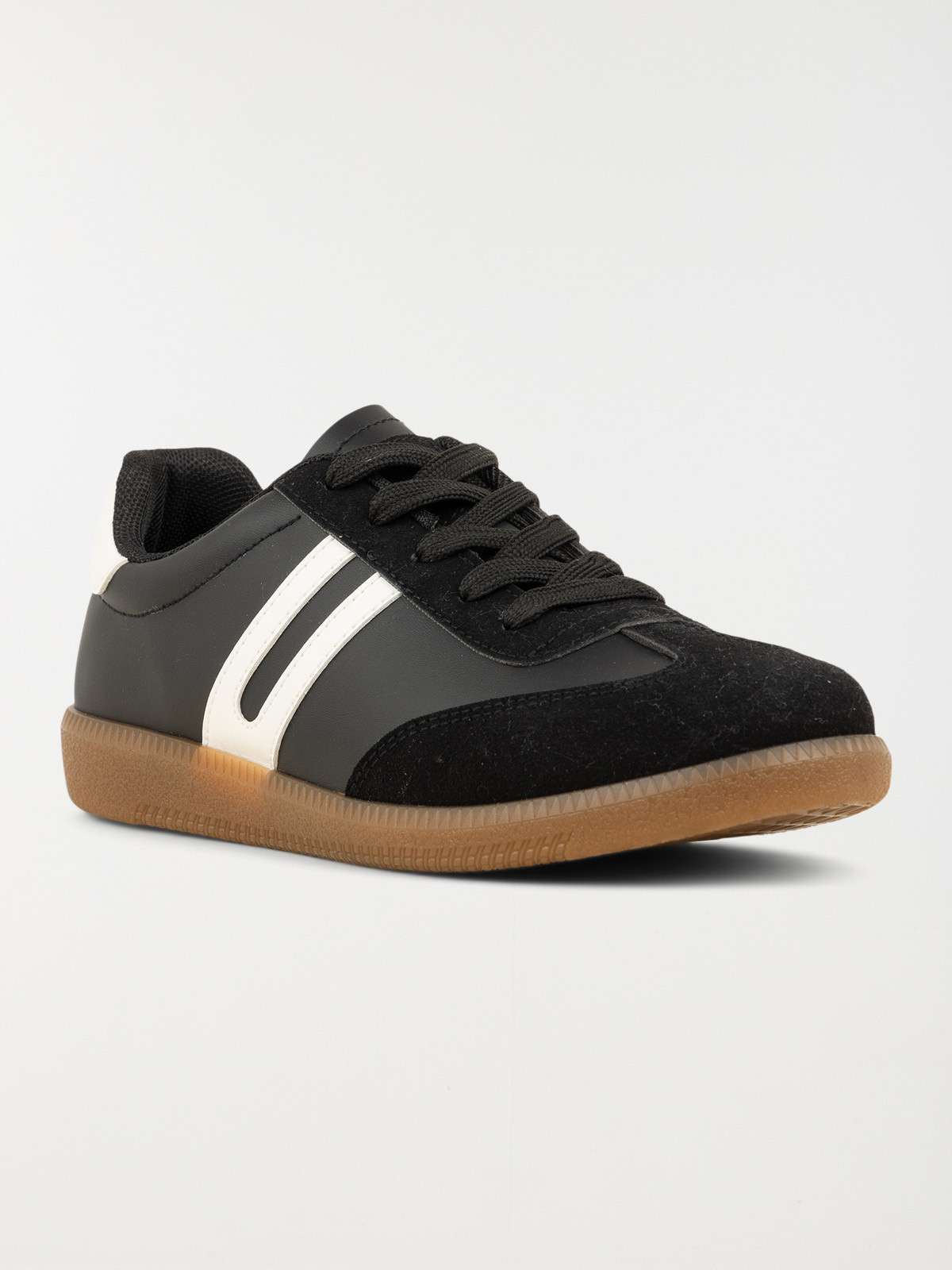 Baskets noires femme (36-41) Baskets noires femme (36-41)