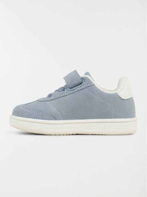 Baskets basses bleues...