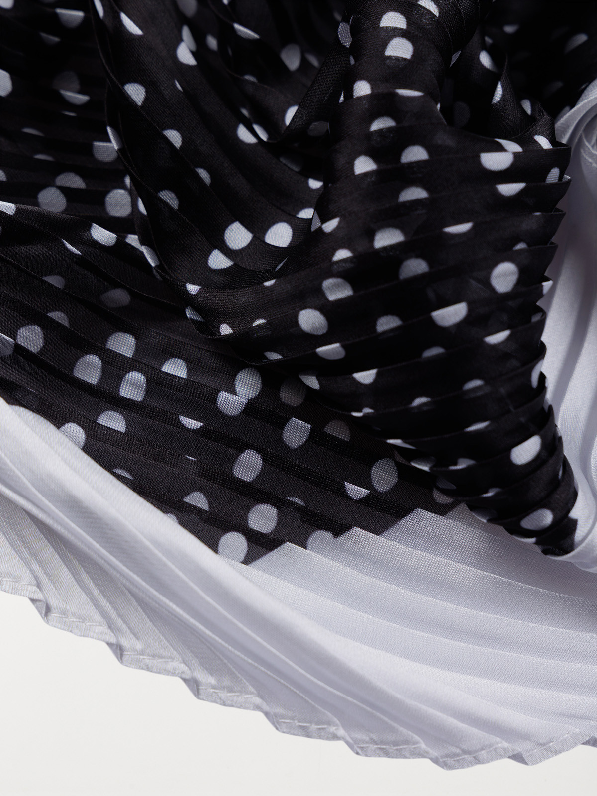 Foulard plissé à pois femme