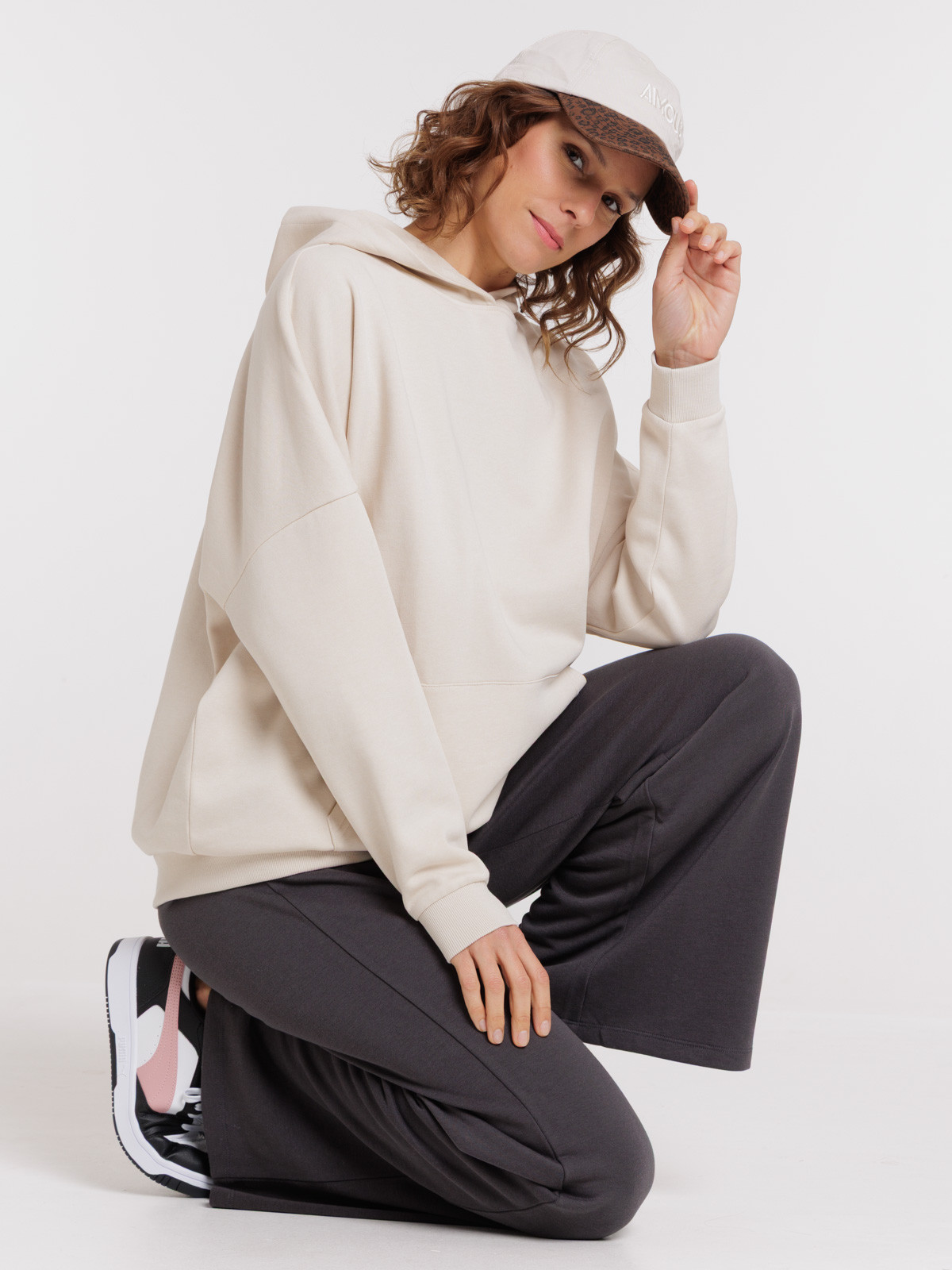 Sweat à capuche beige grisé femme