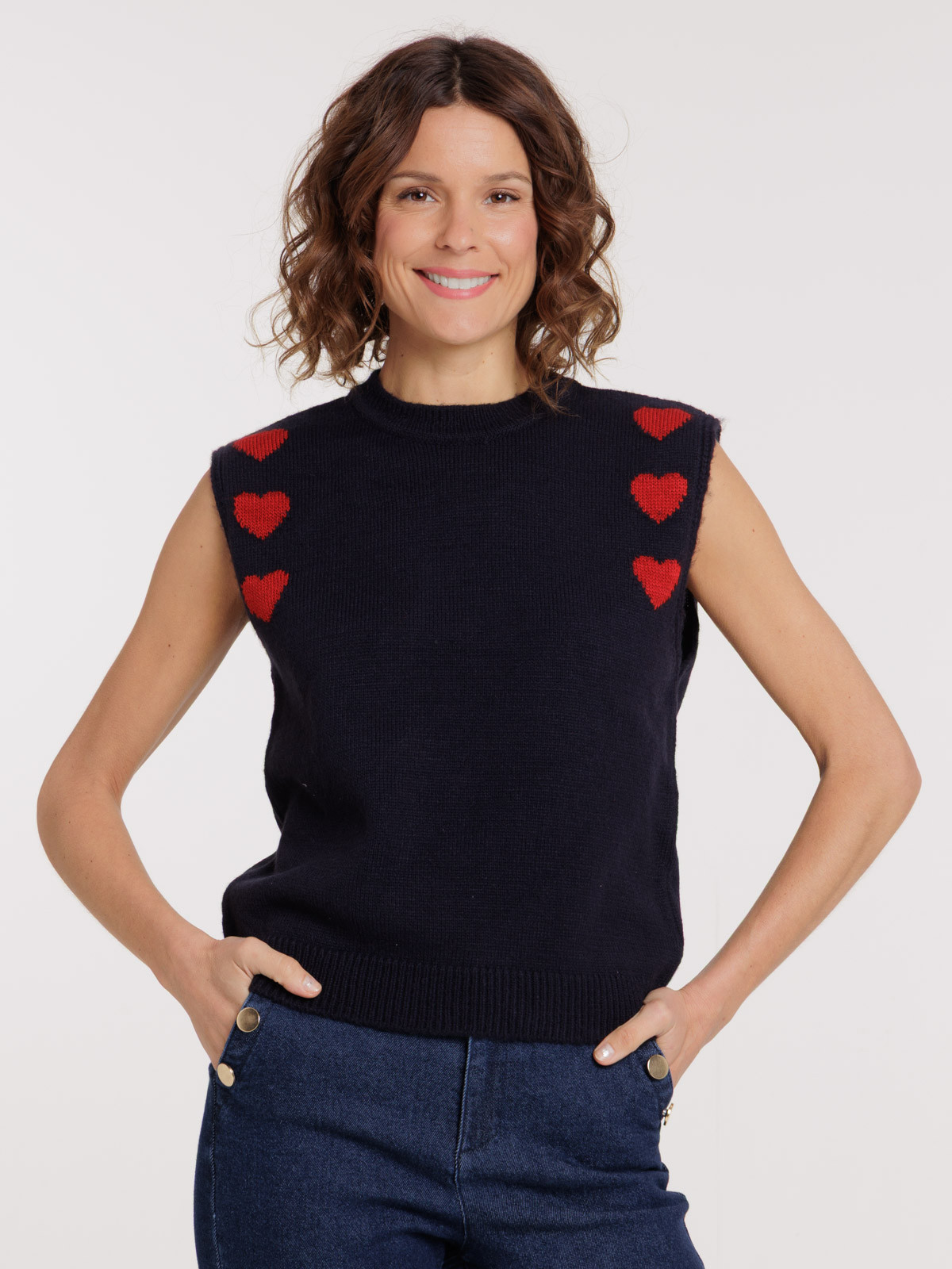 Pull sans manches coeurs rouges femme