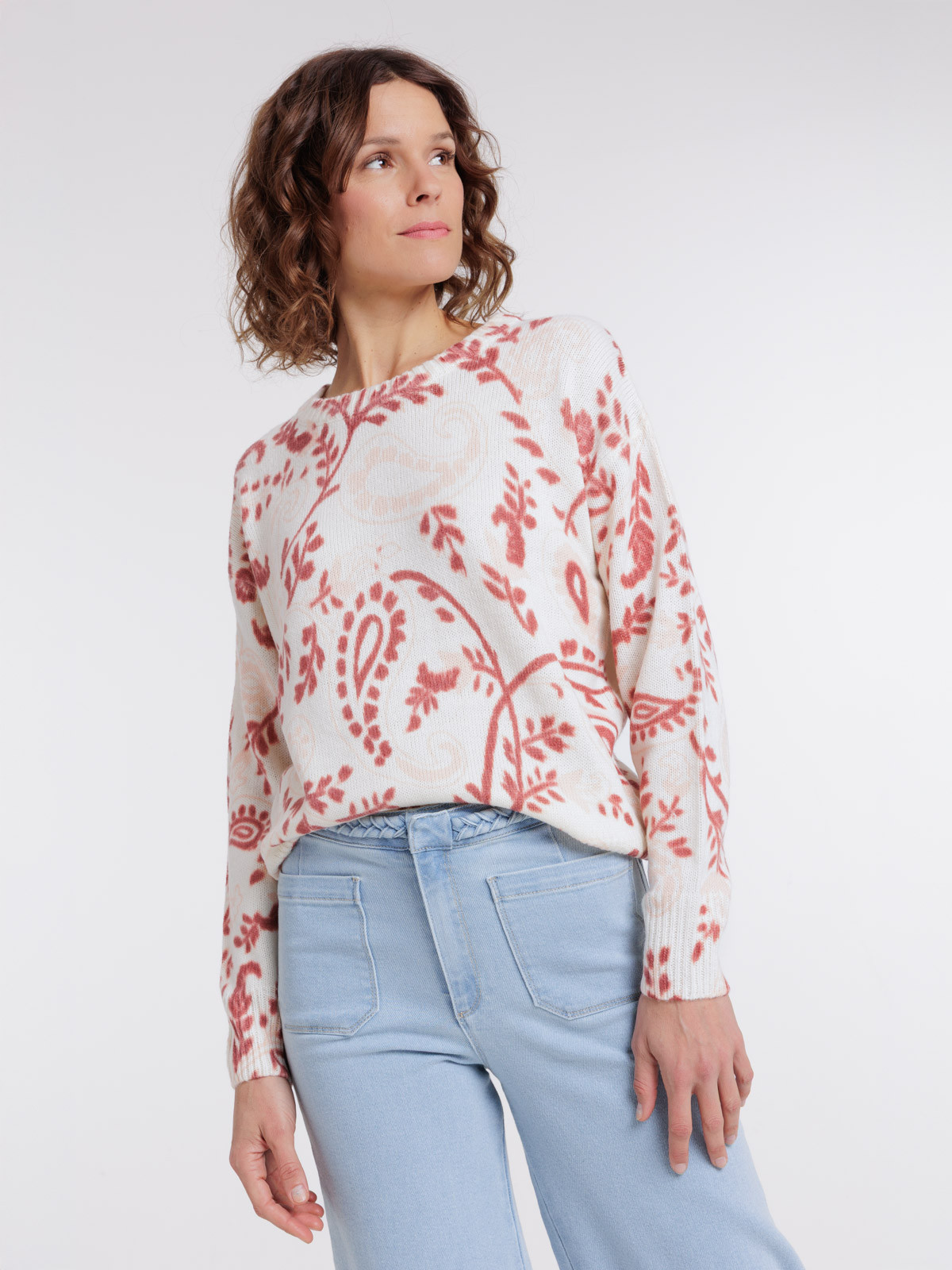 Pull femme motif fleuri