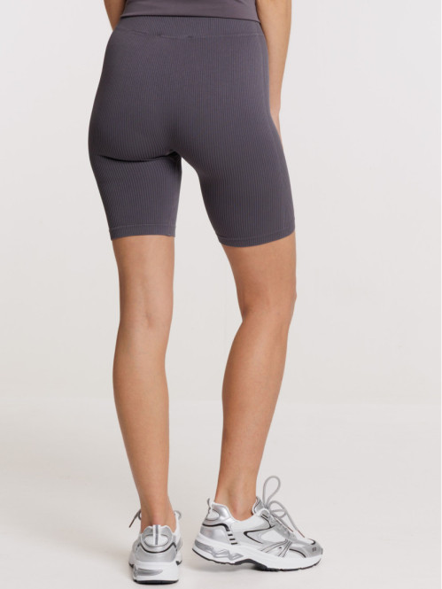 Cycliste de sport gris...