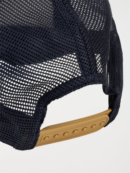 Casquette message en relief...