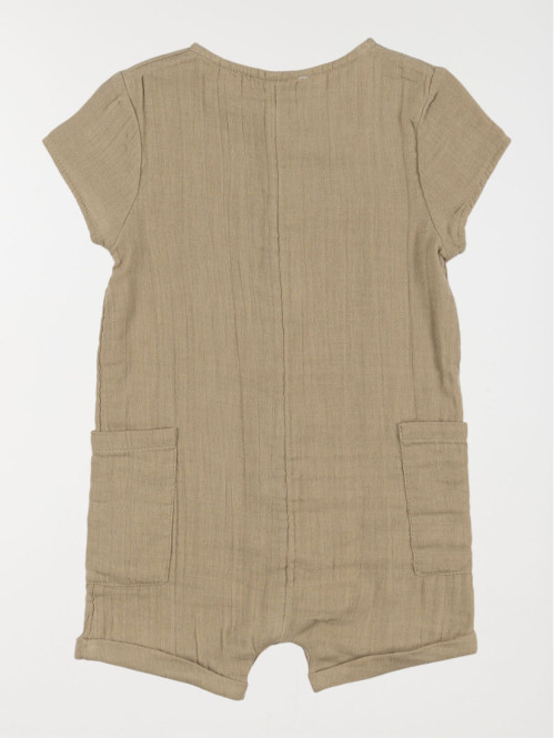 Combinaison boutonnée...