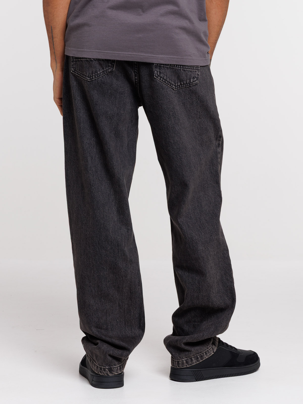 Jean loose noir lavé homme