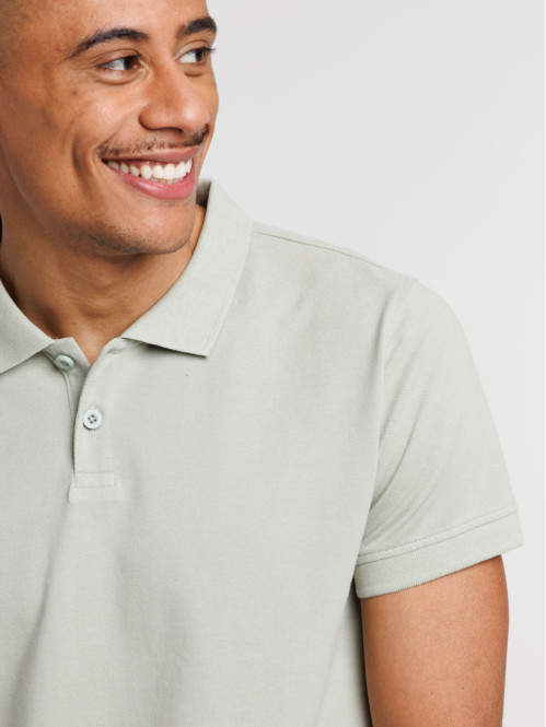 Polo basique coloris sauge...