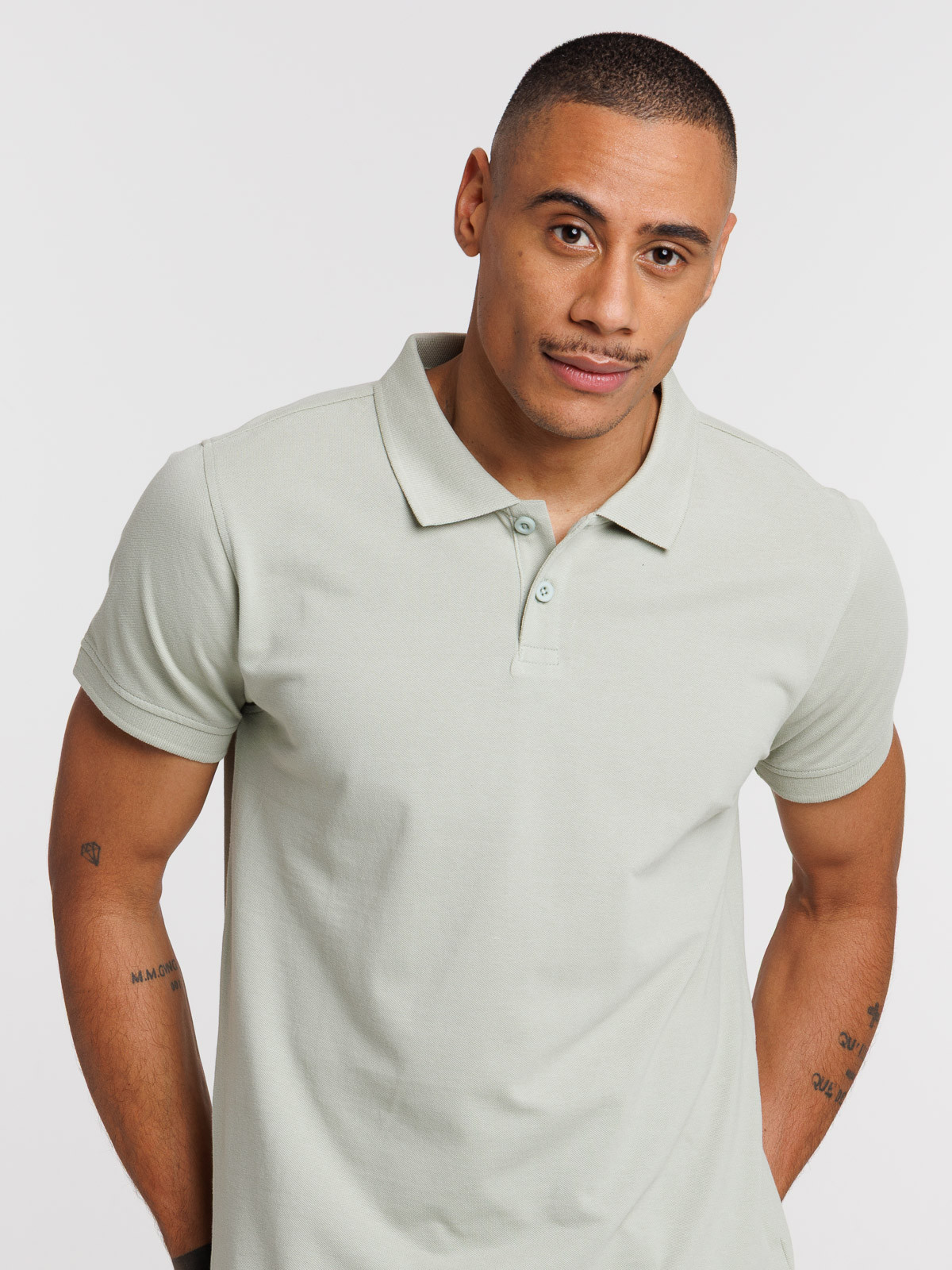 Polo basique coloris sauge homme