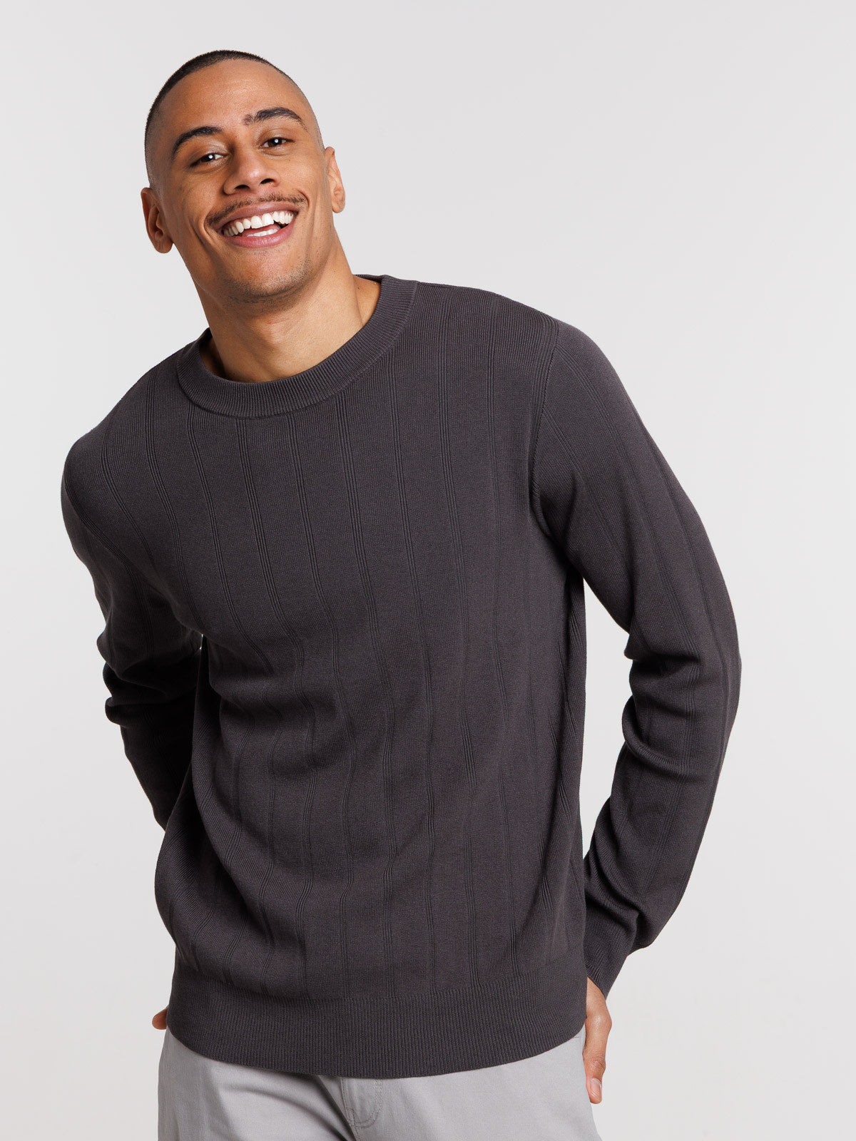 Pull fin col rond homme