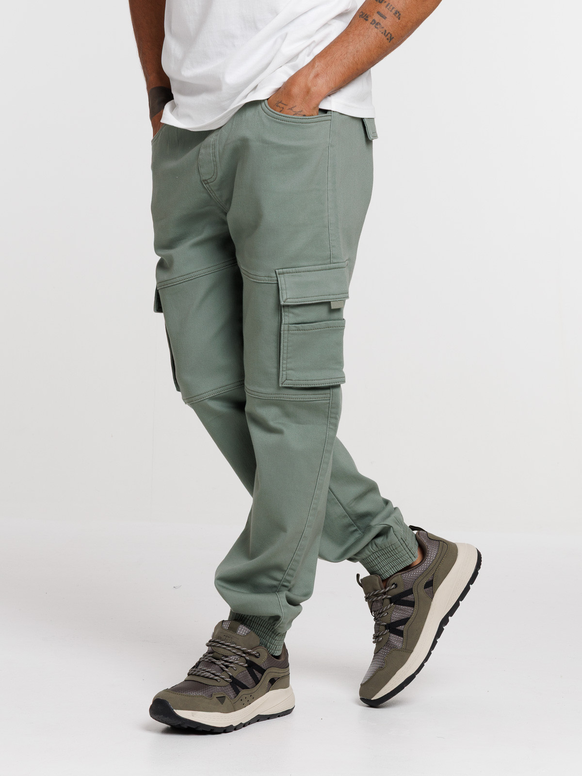 Pantalon cargo coloris vert camou homme