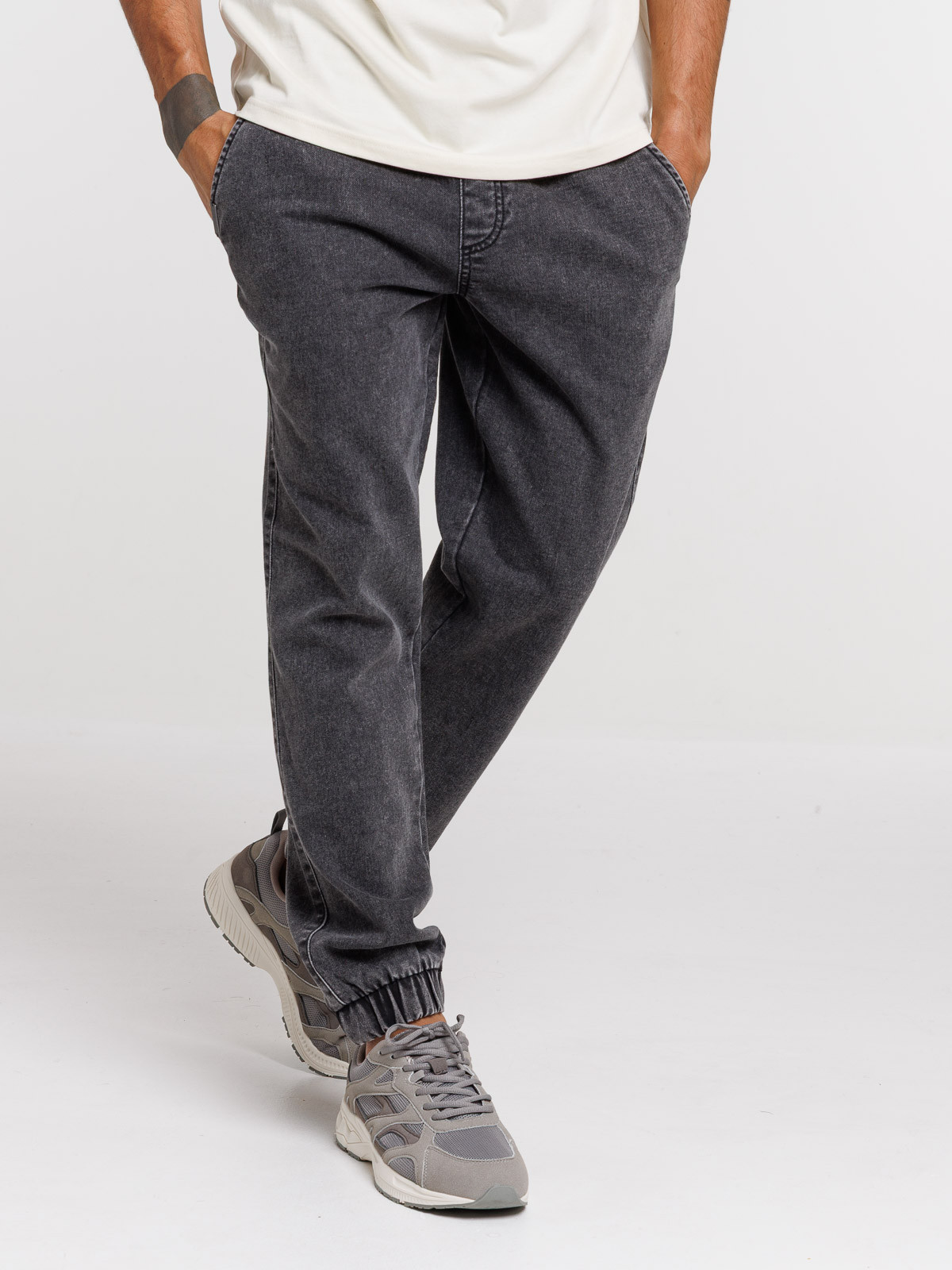 Pantalon élastiqué noir homme