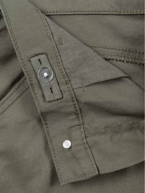 Bermuda large vert army...