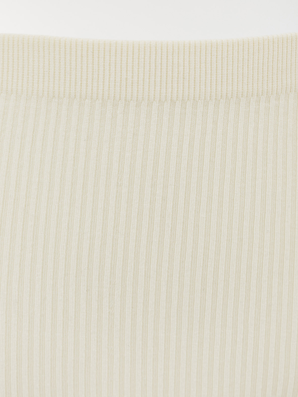 Shorty côtelé ivoire femme (S-XL) Shorty côtelé ivoire femme (S-XL)