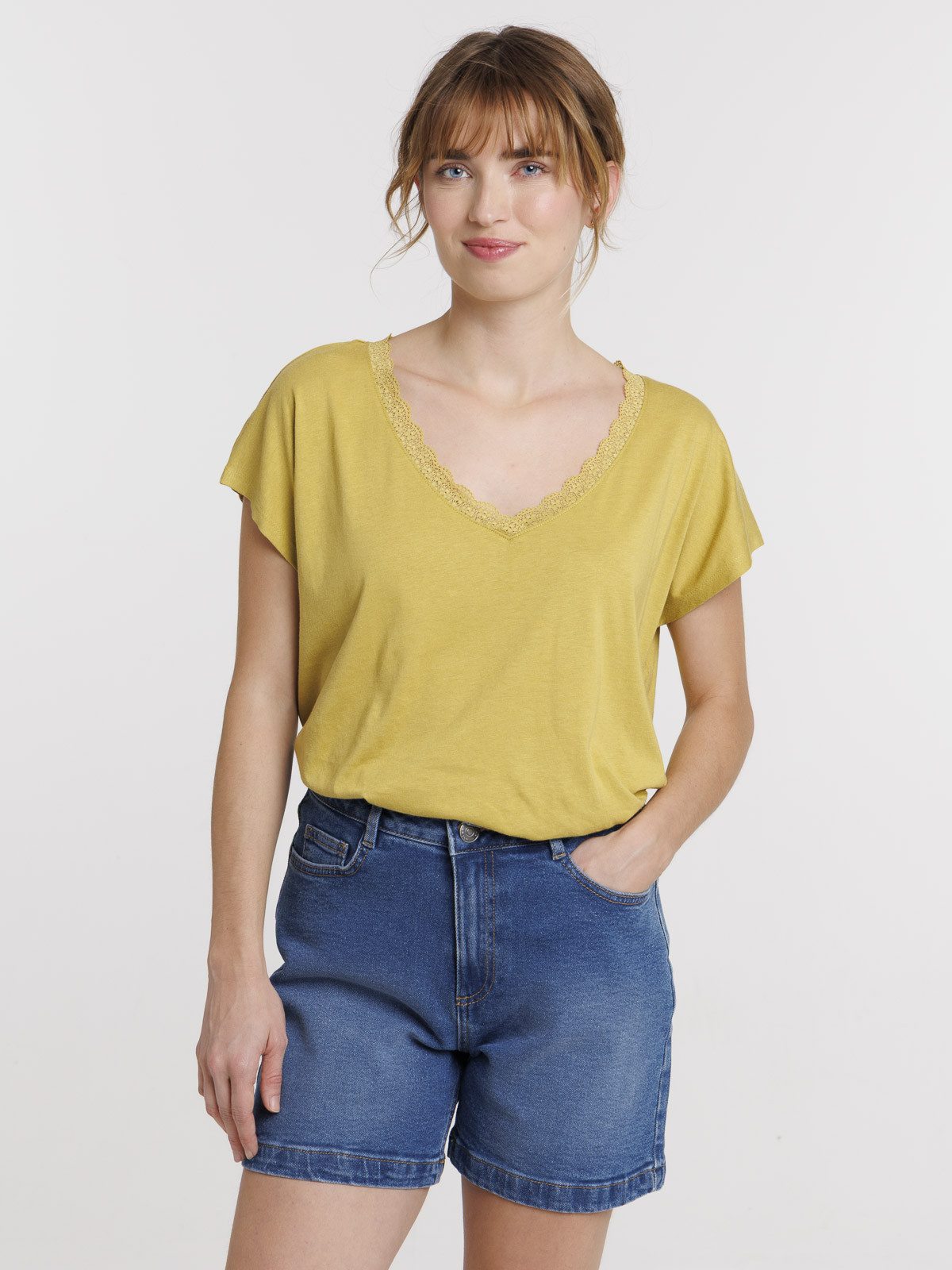 Tee-shirt col V dentelle olivette femme