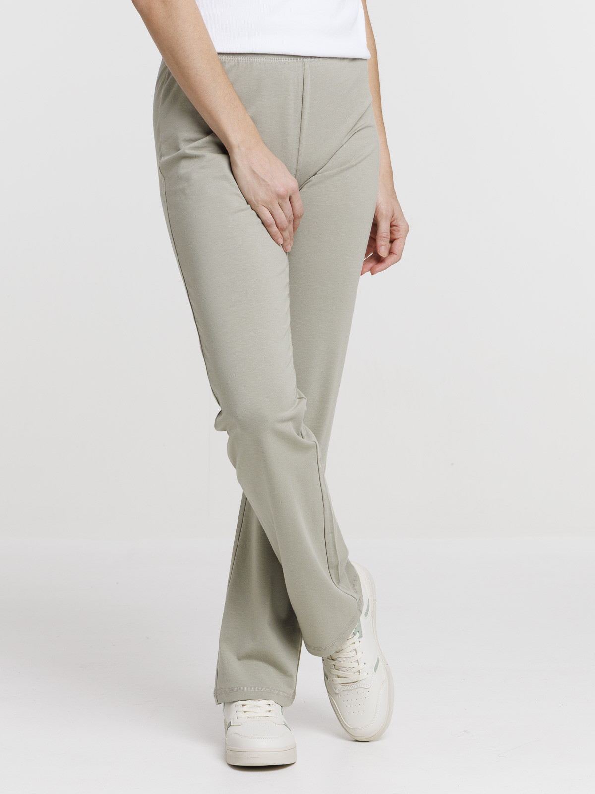 Pantalon sport évasé mousse clair femme