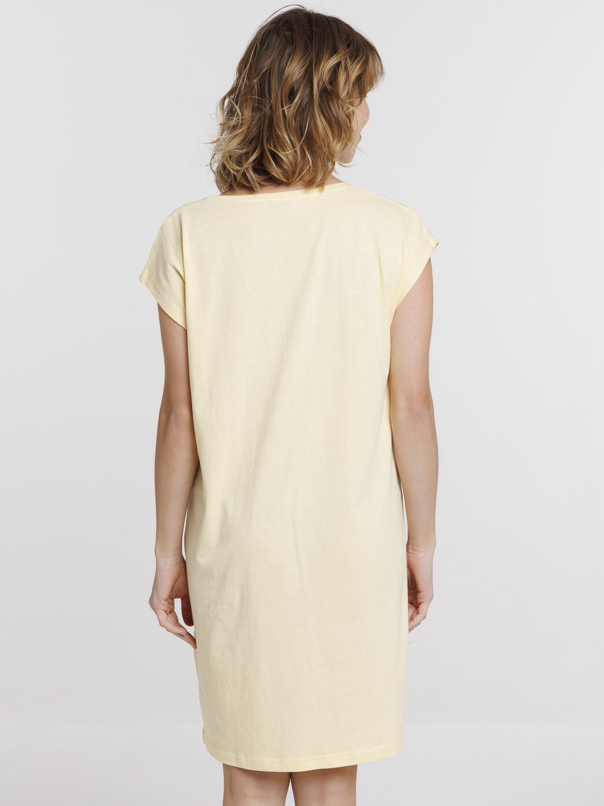 Chemise de nuit caprichieuse femme