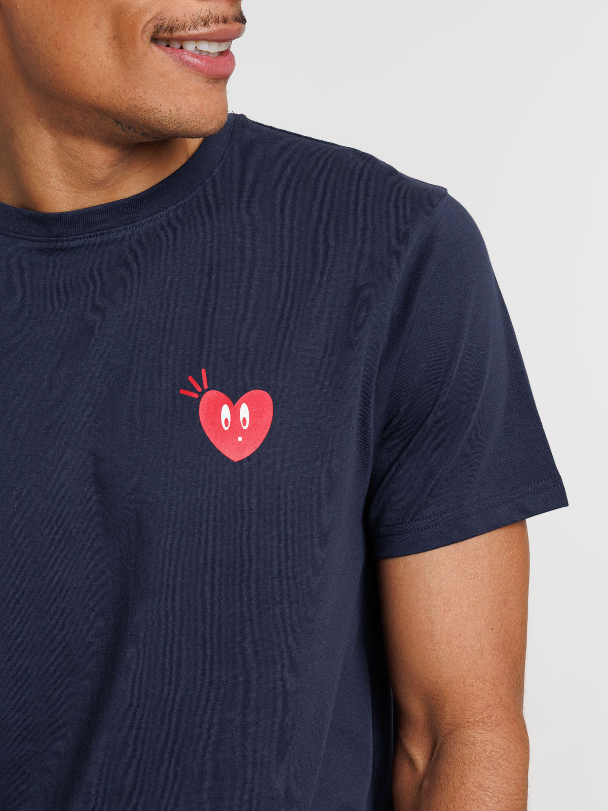 T-shirt 100% coton motif coeur homme T-shirt 100% coton motif coeur homme
