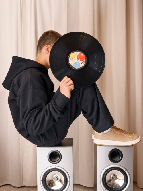 Sweat zippé capuche noir...