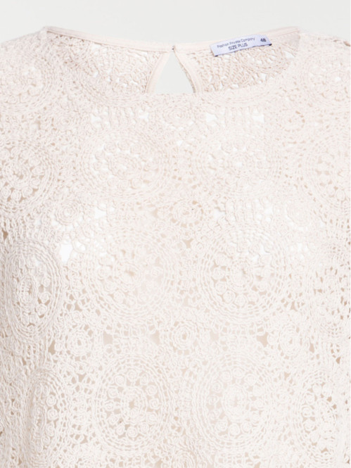 Blouse en crochet grande taille femme