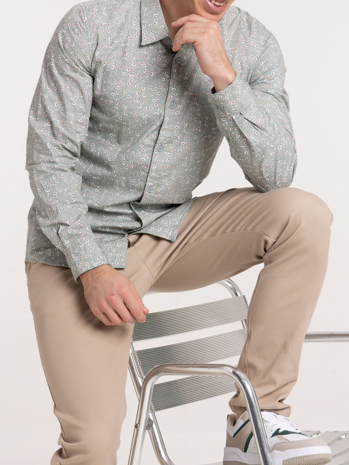 Chemise écru fleurie homme