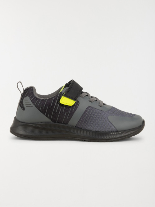 Baskets de sport noires garçon (24-30) Baskets de sport noires garçon (24-30)