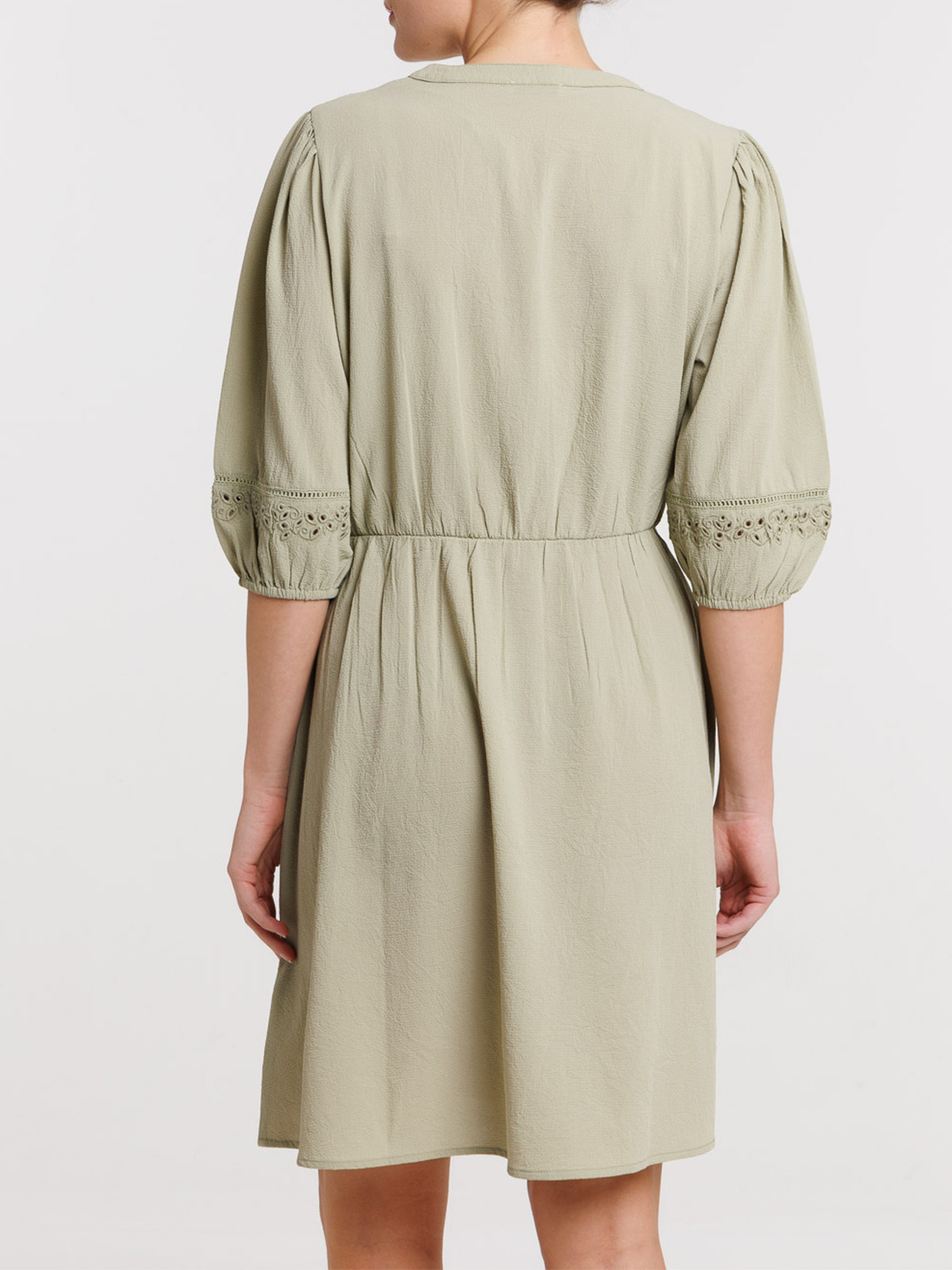 Robe détail broderie anglaise femme