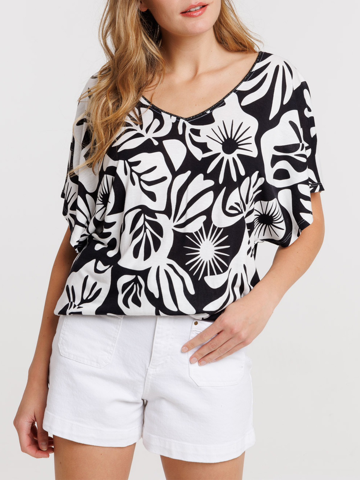 T-shirt motif végétal col V femme