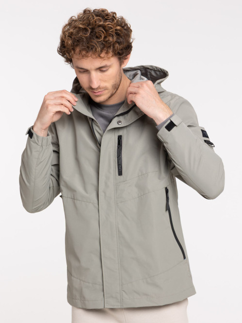 Blouson capuche multipoches...