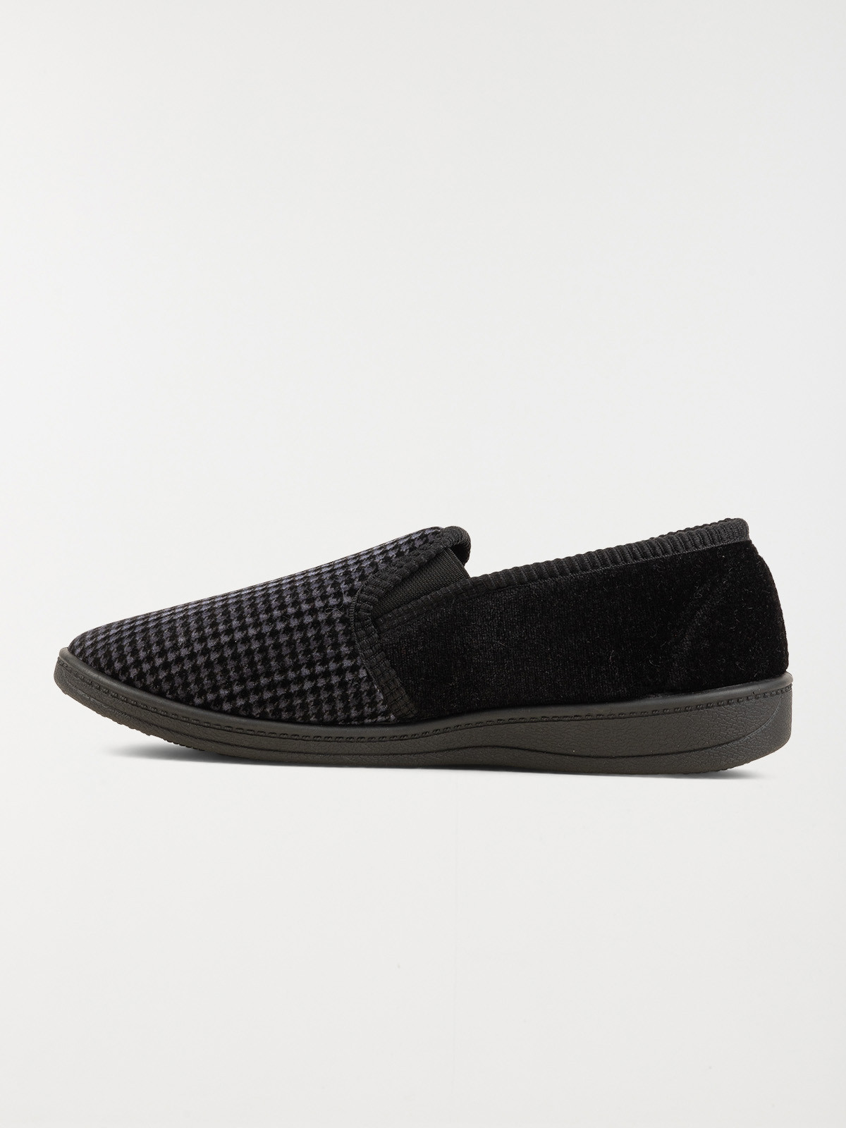 Pantoufle fermée carreaux noir (40-46)