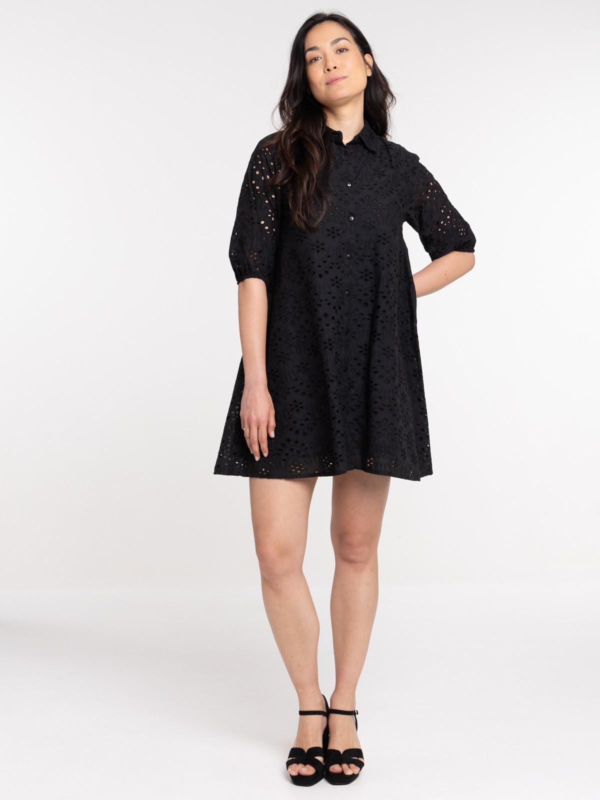 Robe noire broderie anglaise femme