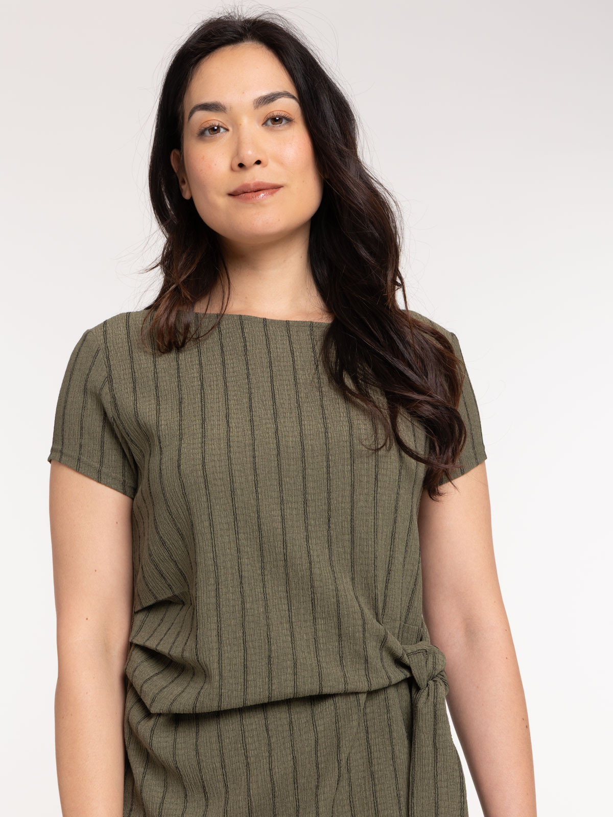 Robe vert sombre fines rayures femme Robe vert sombre fines rayures femme