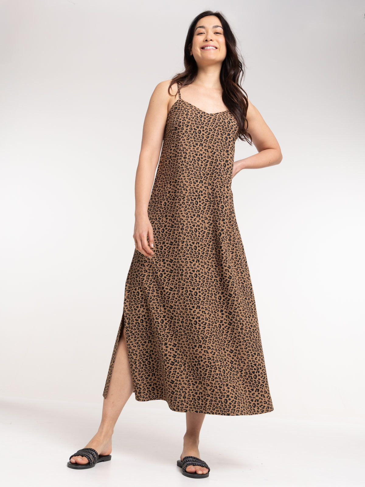 Robe longue satinée léopard femme