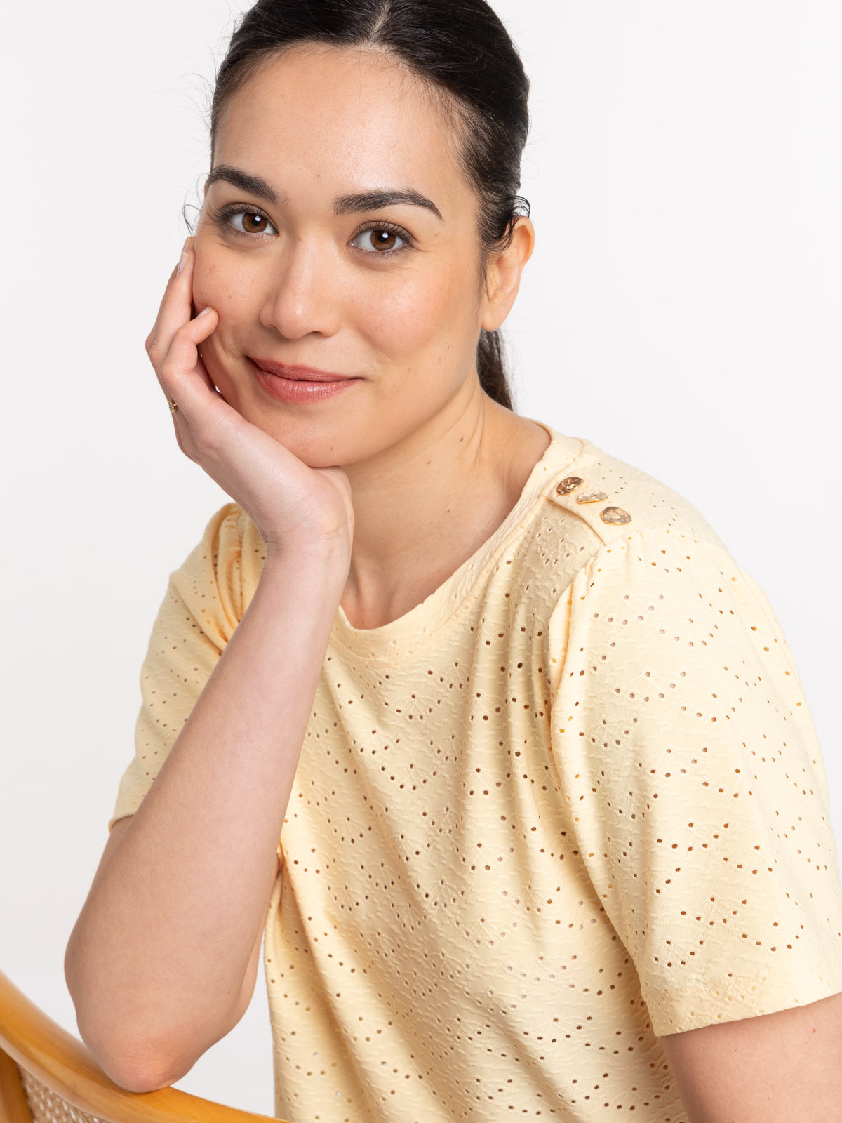 T-shirt col rond boutons épaules femme