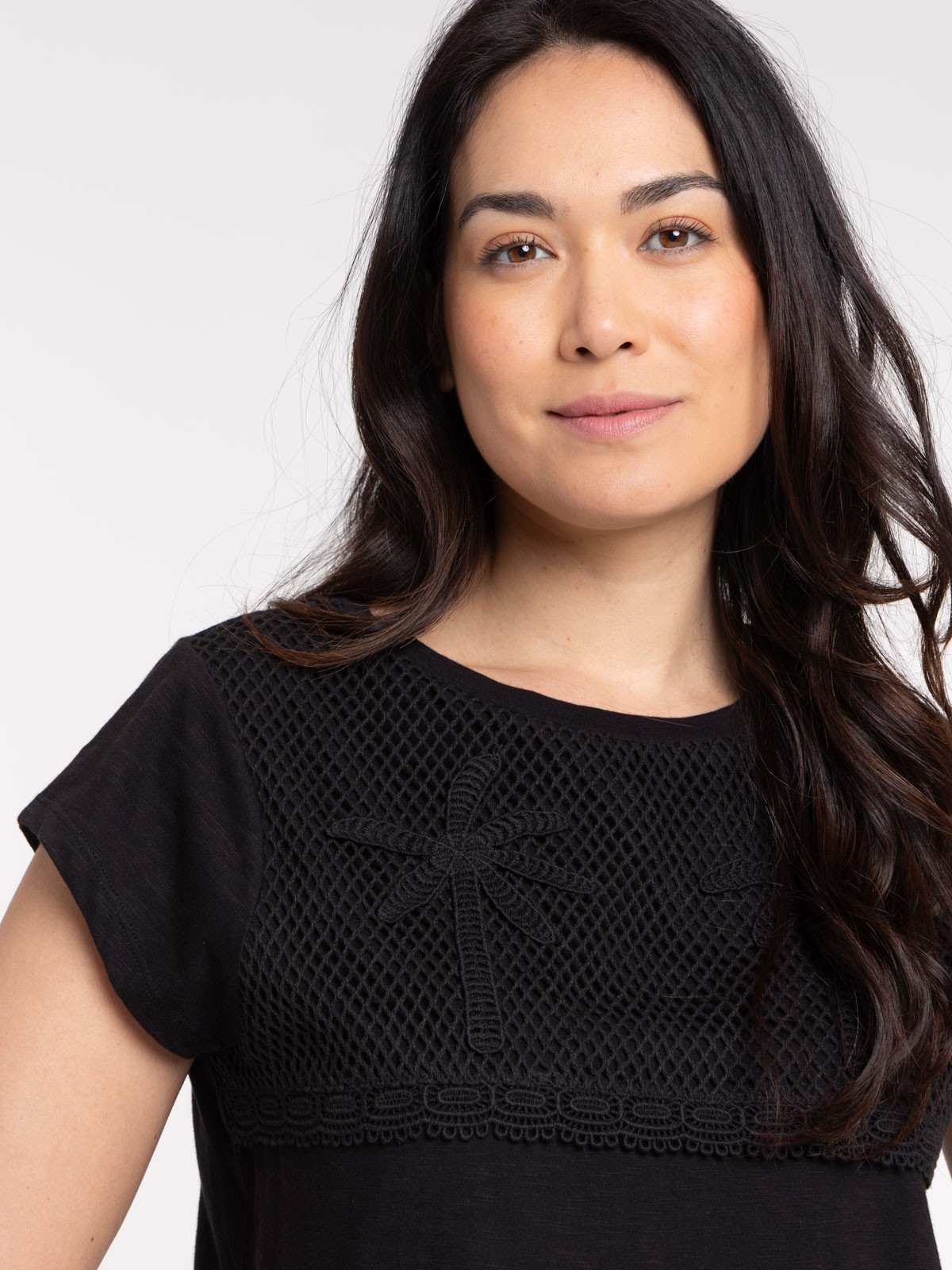 T-shirt dentelle macramé noir femme
