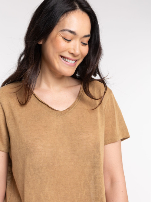T-shirt col V caramel femme