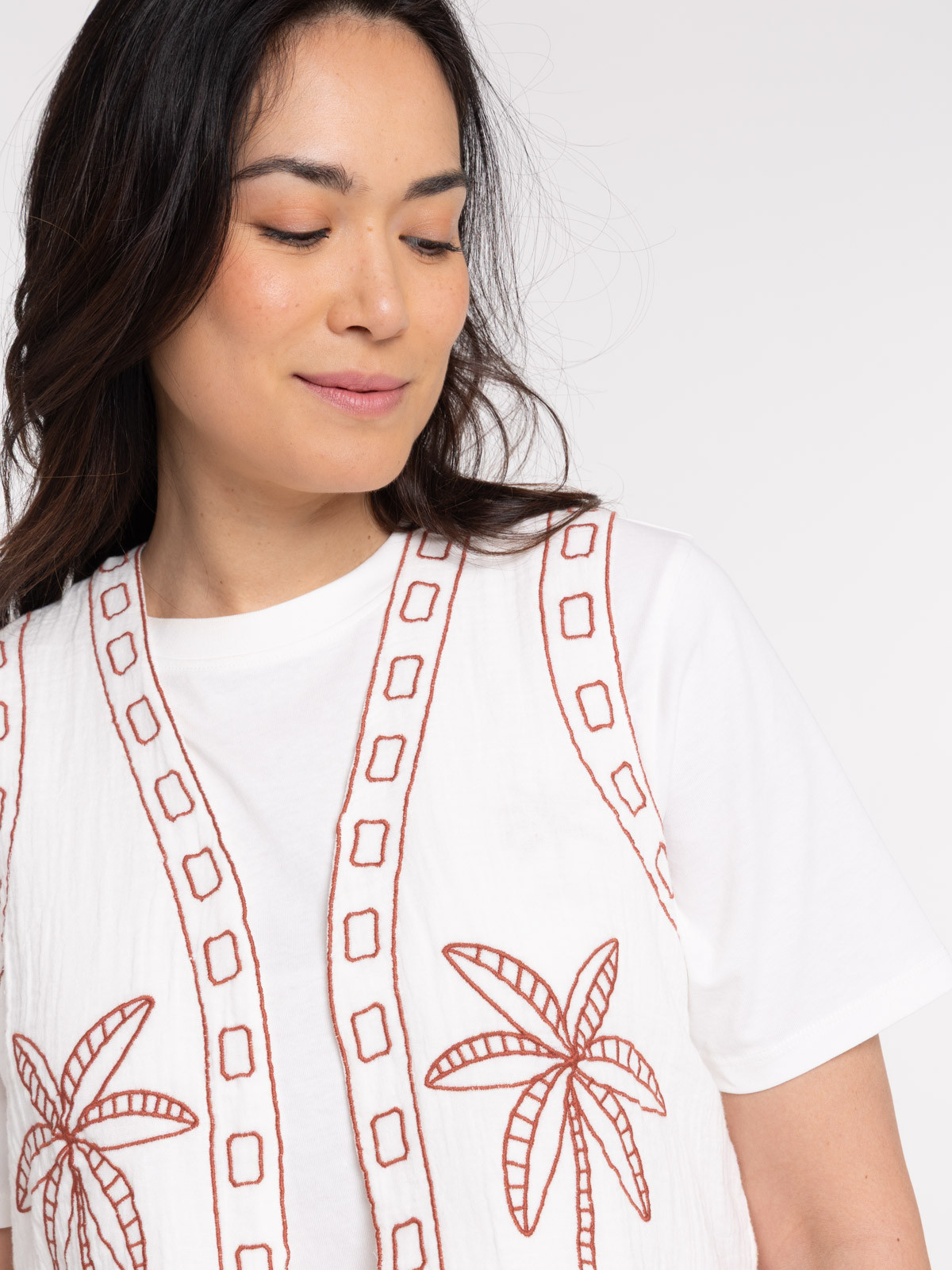 Veste brodée sans manches femme